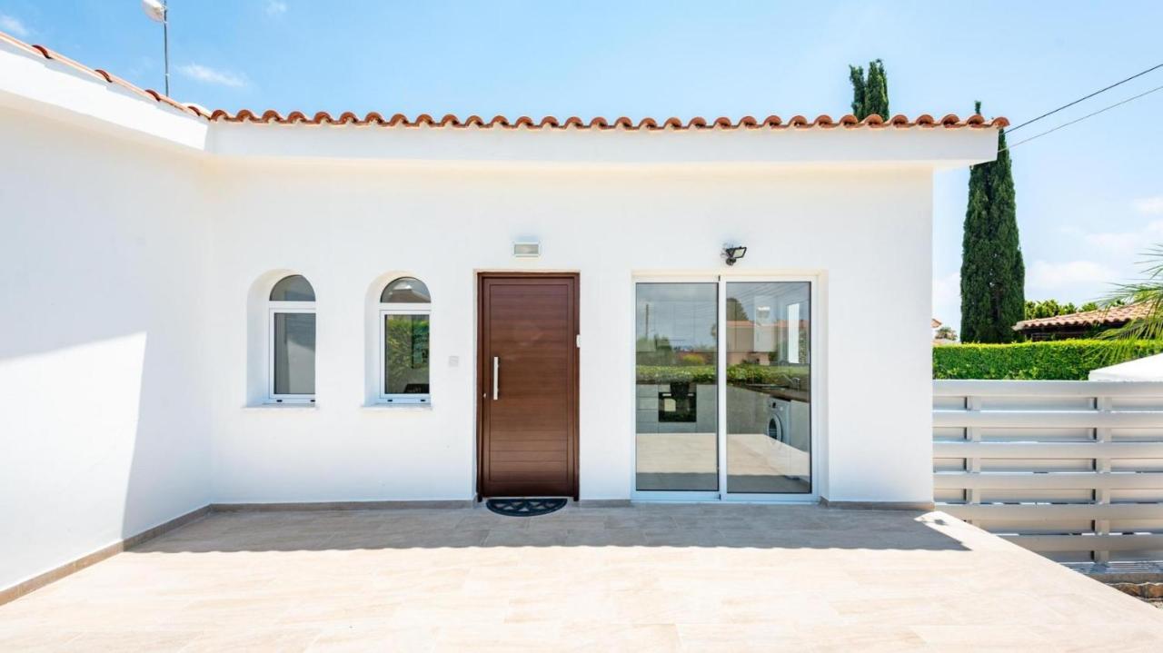 Bungalow Mikaella By Ezoria Villas Coral Bay Eksteriør billede