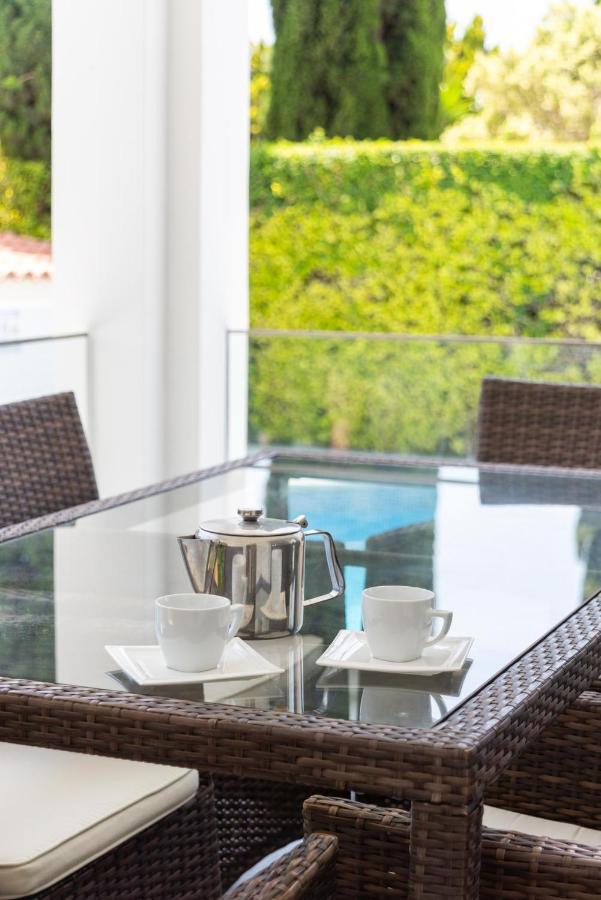 Bungalow Mikaella By Ezoria Villas Coral Bay Eksteriør billede