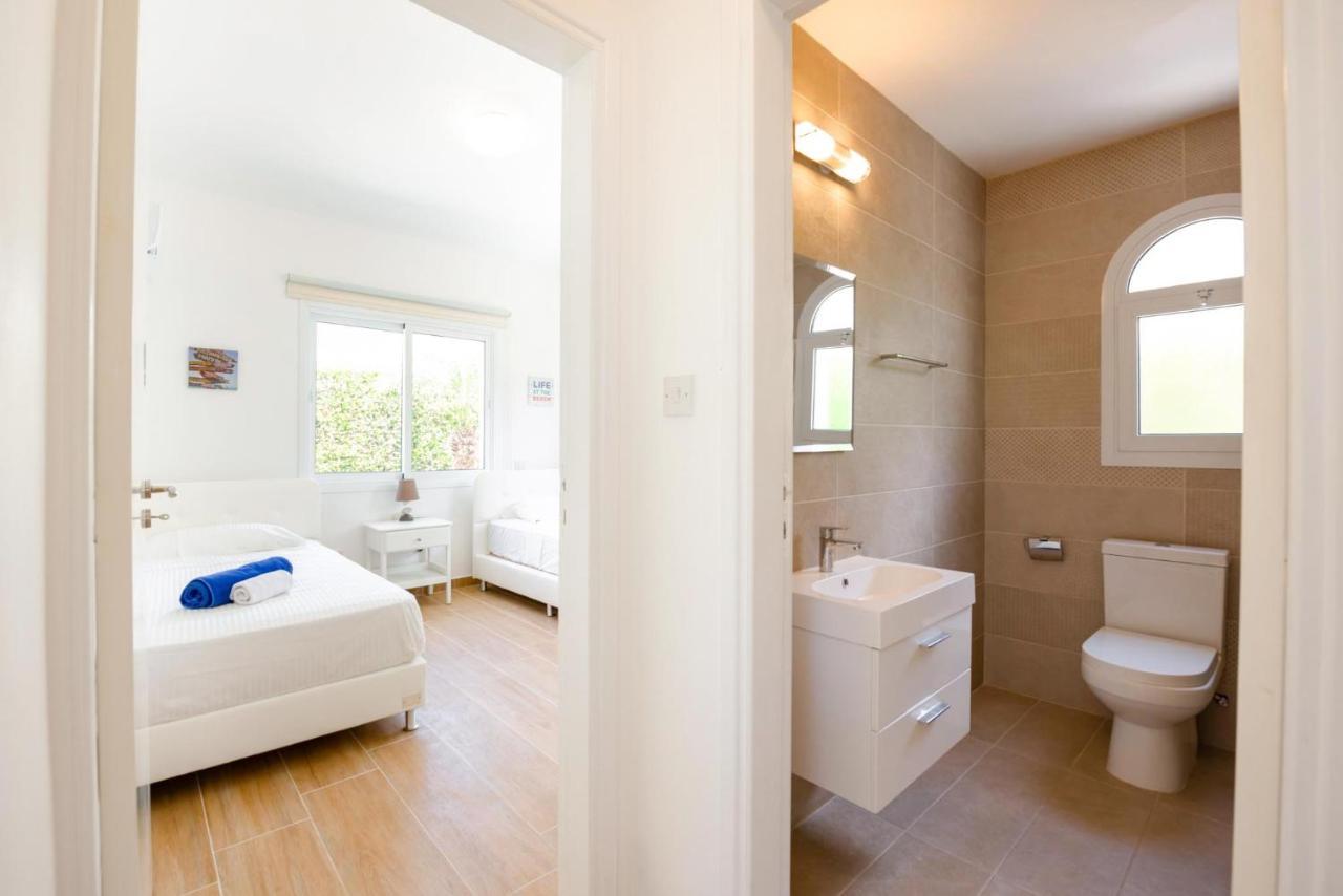 Bungalow Mikaella By Ezoria Villas Coral Bay Eksteriør billede