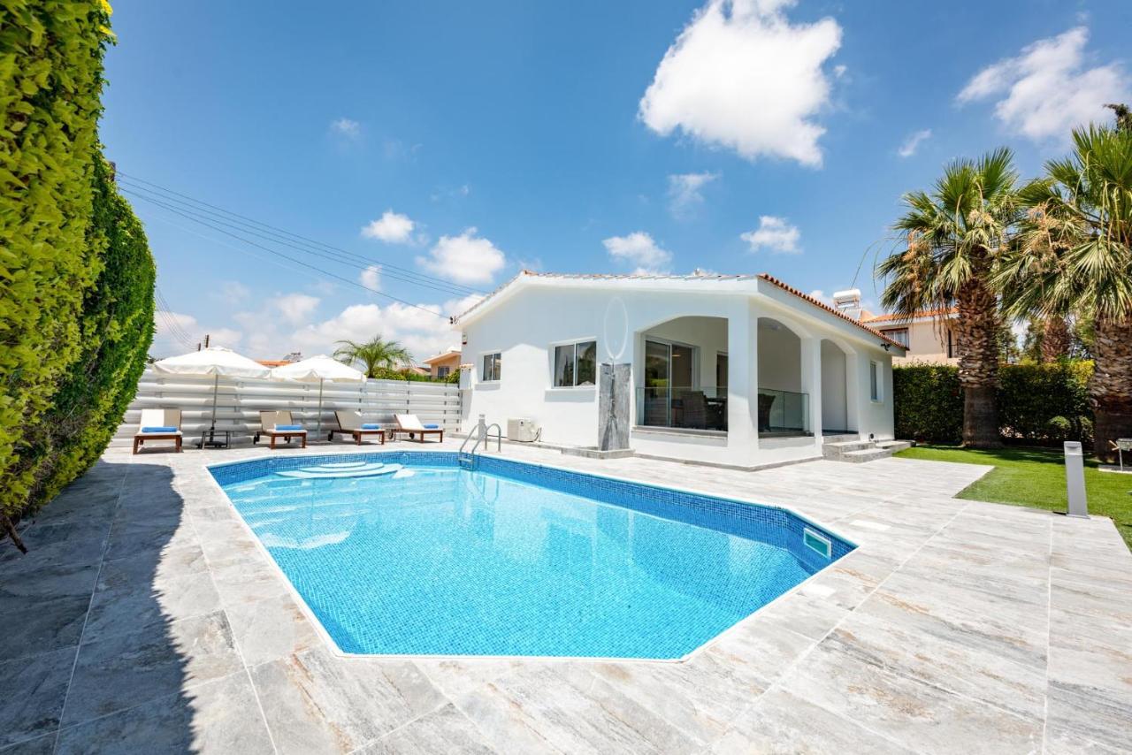Bungalow Mikaella By Ezoria Villas Coral Bay Eksteriør billede