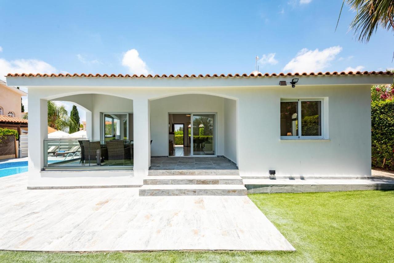 Bungalow Mikaella By Ezoria Villas Coral Bay Eksteriør billede