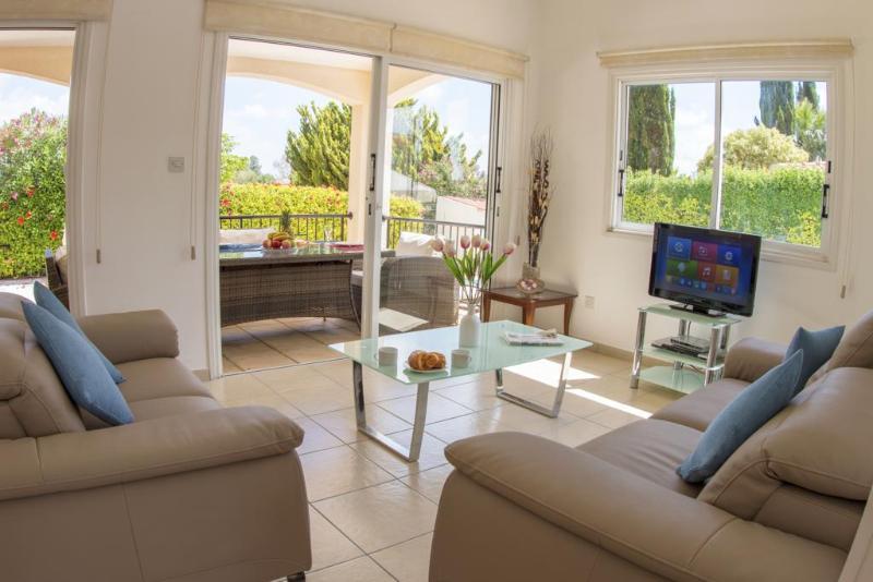 Bungalow Mikaella By Ezoria Villas Coral Bay Eksteriør billede